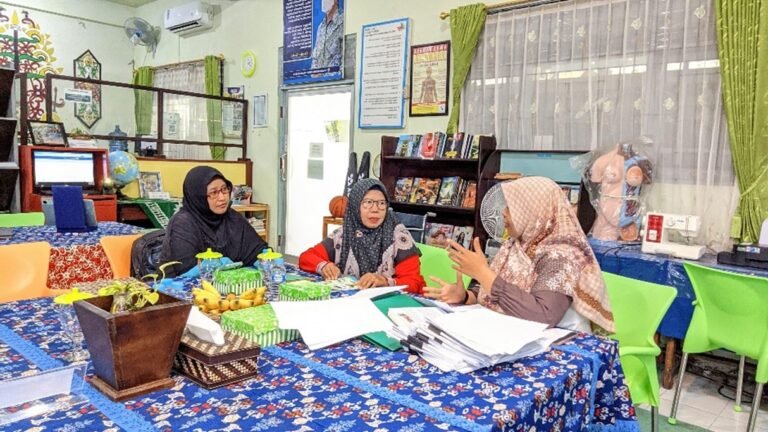 -	Berbagi Praktik Baik Tentang Borang Akriditasi Perpustakaan Bersama Sekolah NU Palangka Raya