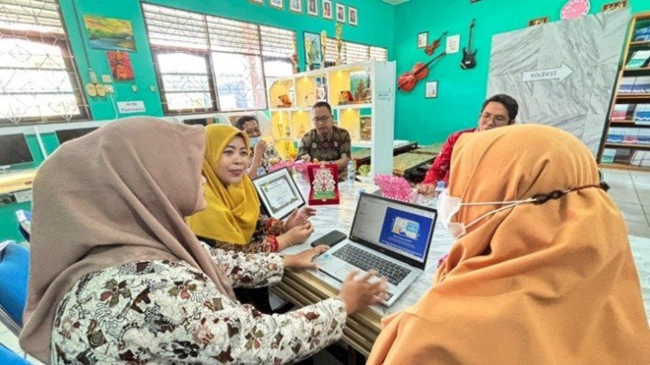 Berbagi Praktik Baik Tentang SIPAPI di Perpustakaan MIN 2 Palangka Raya